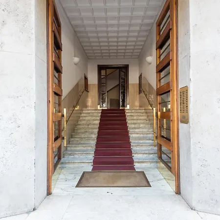 Bibi's Vatican House Apartmán *